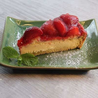 Чизкейк клубничный в Pomidoroff по цене 350 ₽