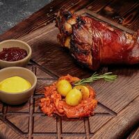 Свиная рулька в The River Restaurant
