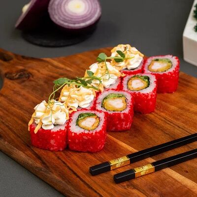 Острый ролл с шапкой в Sushirest по цене 567 ₽