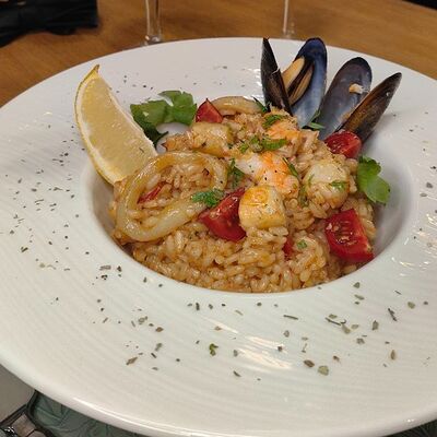 Паэлья La Vida loca с морепродуктамив La Vida loca по цене 750 ₽