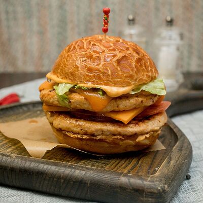 Шеф-Бургер в Кампус по цене 590 ₽