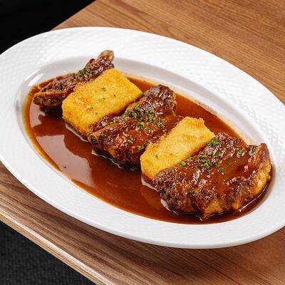 Томленые ребрышки с полентой в Misto по цене 1150 ₽