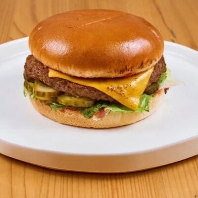 Чизбургер в 4 сыра по цене 670 ₽