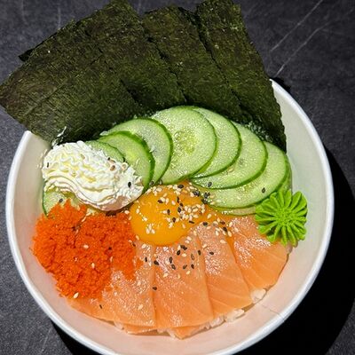 Донбури с лососем в Bigrolls по цене 598 ₽