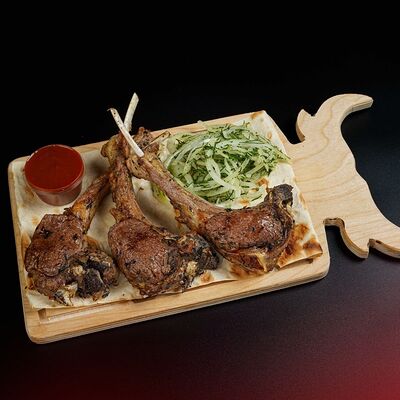 Шашлык из бараньей корейки в Шава Банда по цене 1400 ₽