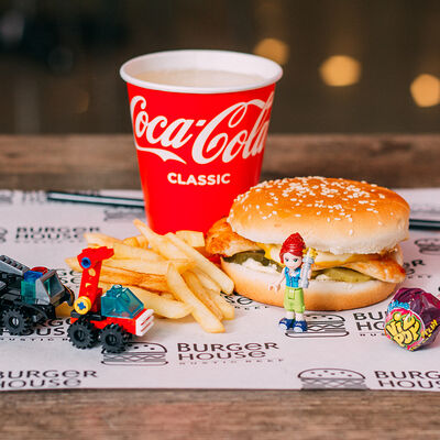 Детский набор в Burger House по цене 530 ₽