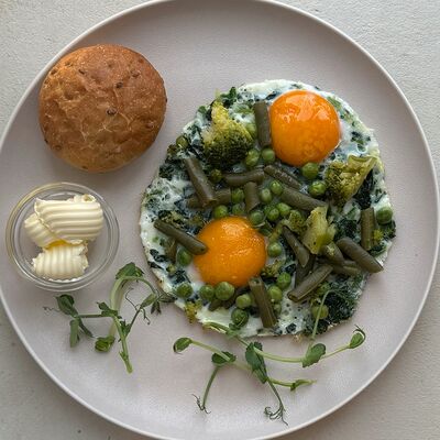 Зелёная глазунья в Lemon Tree на 25 октября 47 по цене 552 ₽