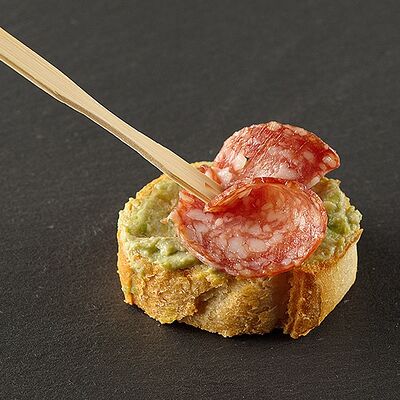 Кростини с Сальчичоном в Brusketta.pro по цене 115 ₽