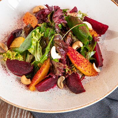 Салат со свеклой и апельсином в Старый город по цене 300