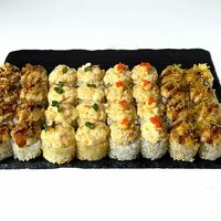 Сет Запечённый в Kuji Sushi