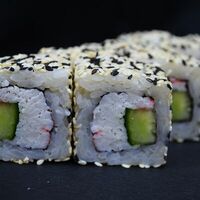 Калифорния в кунжуте в Shef Sushi