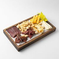 Ассорти снеков в Финнеганс