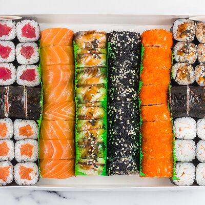 Сет на четверых в Too much sushi по цене 5980 ₽