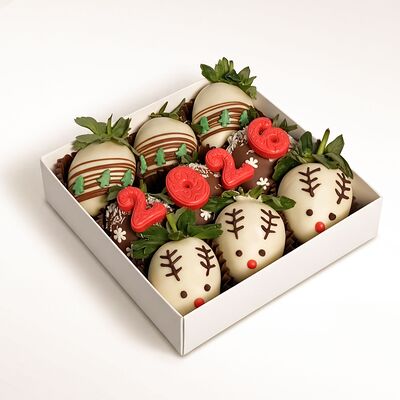 Коробка клубники в шоколаде Оленята 2026 S в Клубника в шоколаде VeryBerryLab по цене 4290 ₽