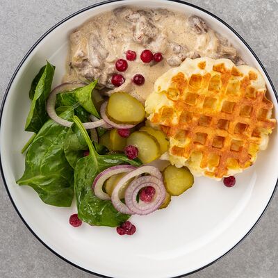 Бефстроганов с картофельной вафлей в Hive по цене 910 ₽