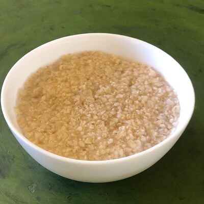 Каша геркулесовая на курином бульоне в Кафе ламанча по цене 80 ₽