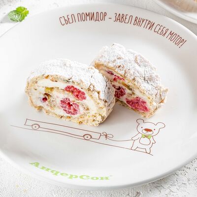 Фисташковый рулет со свежей малиной в АндерСон по цене 690 ₽