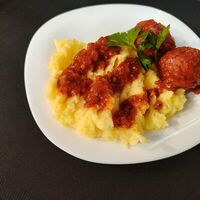 Пюре с тефтелями в Кафе SINBAD