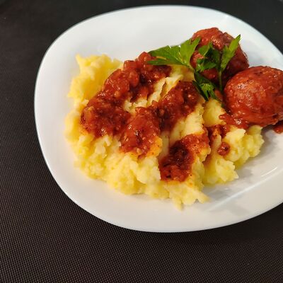 Пюре с тефтелями в Кафе SINBAD по цене 462 ₽