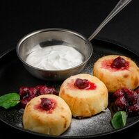Домашние сырники с вишней в Hookah Box