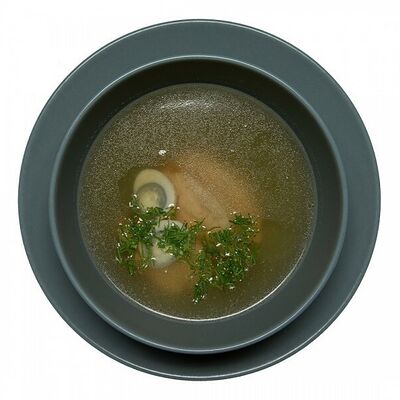 Бульон куриный с перепелиным яйцом в Академия по цене 305 ₽