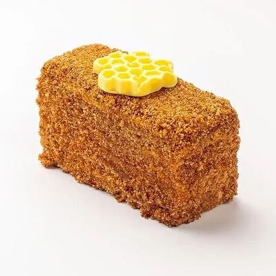 Медовик брусника в Biggies по цене 450 ₽