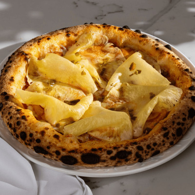 Пицца с ананасом и цыпленком в соусе барбекю в Bona по цене 790 ₽