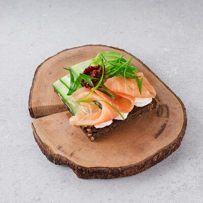 Сморреброд с лососем и авокадо в Склад 22 по цене 490