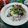 Теплый салат с куриной печенью и яйцом пашот в Ресторан Яуза по цене 850