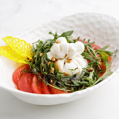 Буррата с томатами и руколой в Letto по цене 1600 ₽