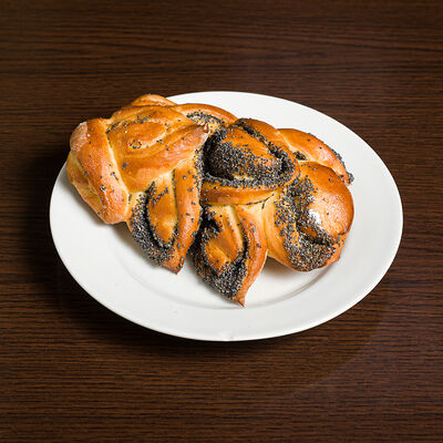 Булочка Любимчик с маком в Мини-пекарня по цене 130 ₽