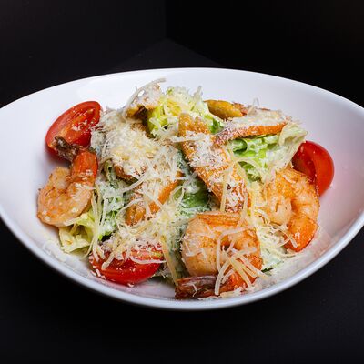 Салат Цезарь с креветкамив Рябинушка по цене 840 ₽