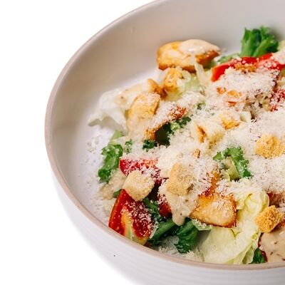 Цезарь c курицей в Пицца Хаб по цене 506 ₽