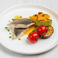 Филе сибаса с овощами гриль в Море на Патриках