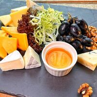Сырное ассорти в Cafe Seven