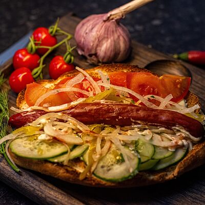 Хот-дог с охотничьей колбаской в Мангал & Кебаб по цене 219 ₽