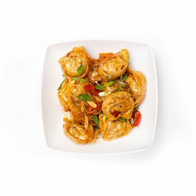 Чучвара пельмени в восточном соусе в Три жены по цене 95