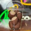 Клубника киндер в бельгийском белом и молочном шоколаде в Suleimans Cafe Halal по цене 1800