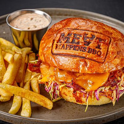 Брискет ресторан санкт-петербург. Meat happens самара ресторан. Bbq ресторан в спб. Аф брю тапрум. Meat happens bbq самара.