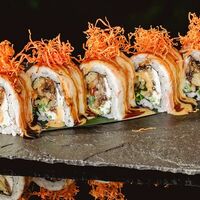 Ролл с креветкой в SomeMeat