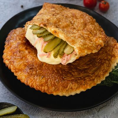 Чебурек XL Чебурек 1000 островов в Чебуреки на Чайковского по цене 410 ₽