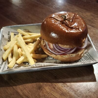Cheeseburger в Conor Mac Nessa по цене 970 ₽