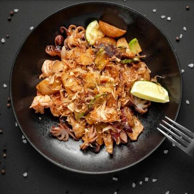 Соте из морепродуктов в Mesto Sushi & Grill по цене 420