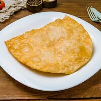 Чебурек с мясом в Аджика Чили