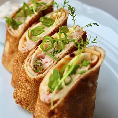 Блинчики с ветчиной из индейка и сыром Яндекс в Снегири на Лагерном по цене 400 ₽