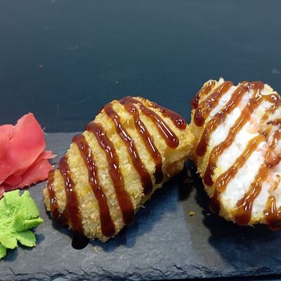 Онигири в кляре Креветка в Sushi Kiosk по цене 300 ₽