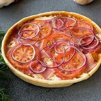 Пицца с колбасой в PizzArt