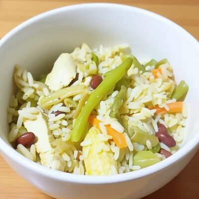Рис тушёный с курицей и бобовыми в Сбалансированные тарелки по цене 630 ₽