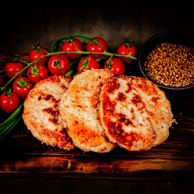 Рубленая куриная котлета в У Сватов по цене 240 ₽