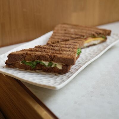 Сэндвич с ветчиной и сыромв ProЗёрна по цене 200 ₽